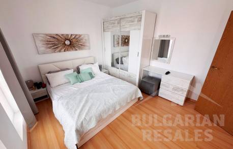 Two bedrooms, new furniture, pool view - Photo 5