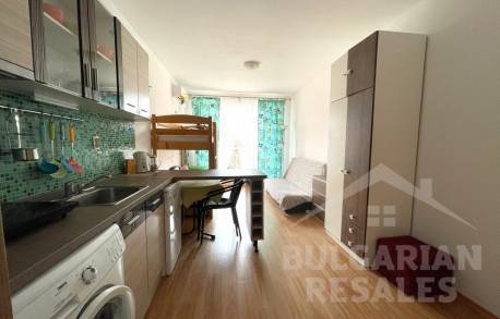 Sunny Day 6 studio with furniture and pool view - Photo 3