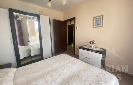 Moderný a komfortný apartmán s výhľadom na bazén - Фото8