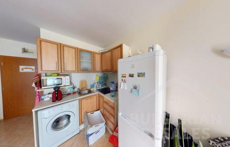 Изглед към басейна! Апартамент в комплекс „Sunset Beach 2“ - Снимка 5