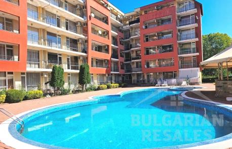 Štúdio s výhľadom na bazén v modernom komplexe - Фото1