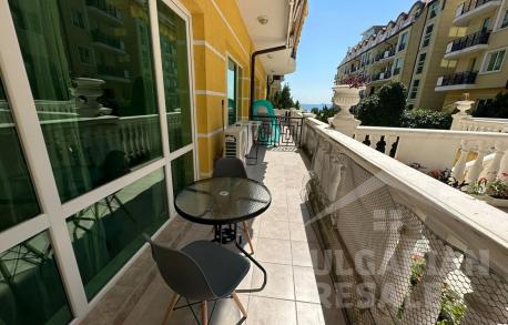 Byt s novým nábytkom, prvá línia, bočný výhľad na more! - Фото13