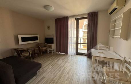 Ładny, jasny apartament z widokiem na basen - Фото2