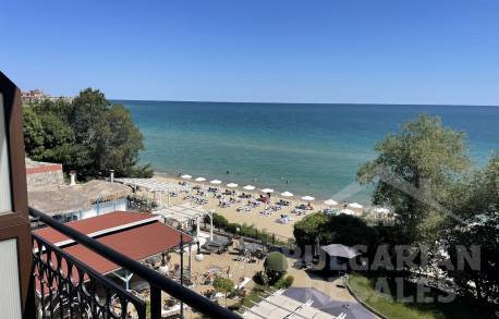 Апартамент с престижно местоположение и прекрасна гледка - Снимка 1