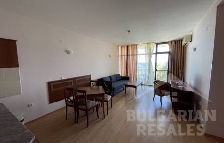 Апартамент с престижно местоположение и прекрасна гледка - Снимка 3