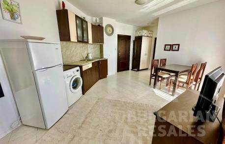 Апартамент в комплекс с прекрасен район - Снимка 9