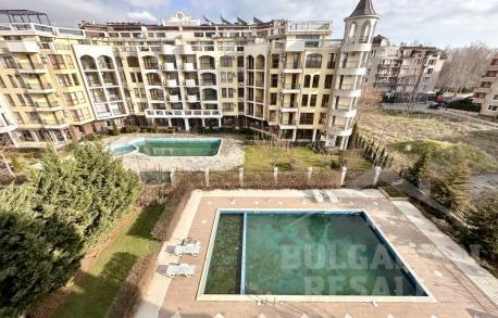 Moderné štúdio s výhľadom na bazén, komplex „U-Dacha“ - Фото15