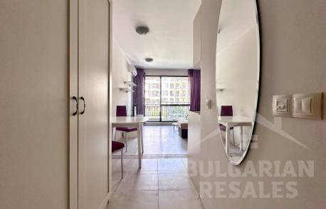 Апартамент с изглед към басейна в съвременния комплекс „U-Dacha“ - Снимка 14