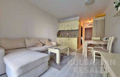 Студио в комплекс „U-Dacha“ с личен изход към басейна - Снимка 2