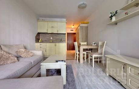 Студио в комплекс „U-Dacha“ с личен изход към басейна - Снимка 4