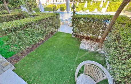 Студио в комплекс „U-Dacha“ с личен изход към басейна - Снимка 8