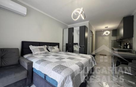 Модерна студия с ремонт, изглед към морето, комплекс „Valencia Gardens“ - Снимка 8