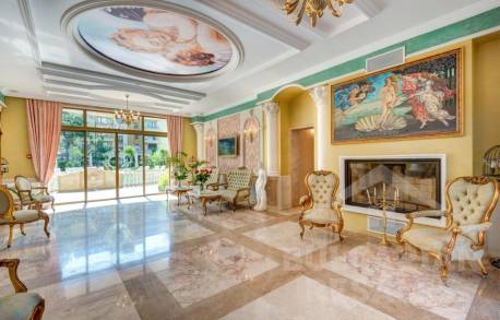 Moderne zariadený apartmán v komplexe Venera Palace - Фото9