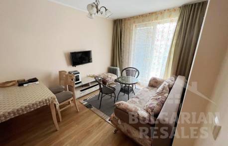 Апартамент в модерен комплекс с красива територия - Снимка 6