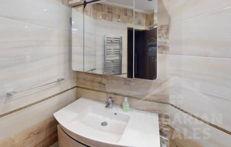 Вила с три спални и частен басейн - Снимка 28