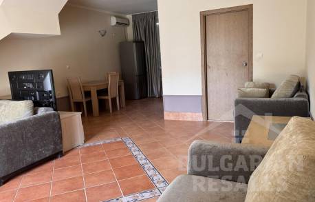 Mestský dom v uzavretom komplexe s bazénom - Фото5