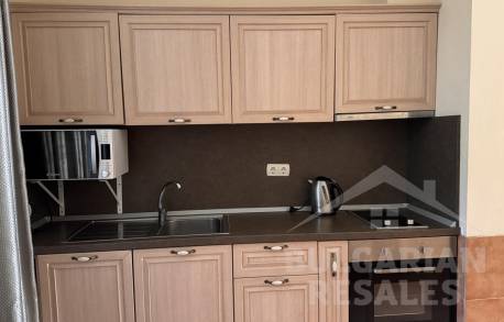 Mestský dom v uzavretom komplexe s bazénom - Фото10