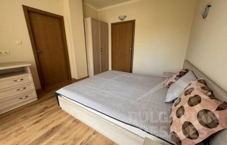 Mestský dom v uzavretom komplexe s bazénom - Фото16