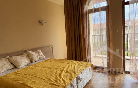 Mestský dom v uzavretom komplexe s bazénom - Фото18