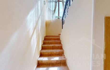 Добре проектирана къща с 4 спални - Снимка 9