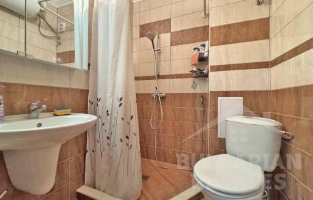 Výhľad na bazén. Byt pre veľkú rodinu v komplexe „VIP Image“ - Фото9