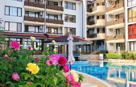 Przestronny apartament z 2 sypialniami, kompleks „Viyana”, Nesebar - Фото1