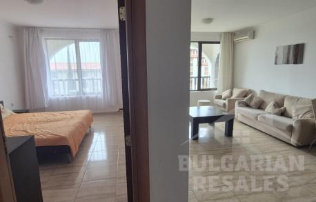 Изглед към басейна! Апартамент в близост до яхтеното пристанище - Снимка 5