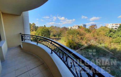 Апартамент с 1 спалня на брега на морето в тих и зелен район на Поморие - Снимка 13