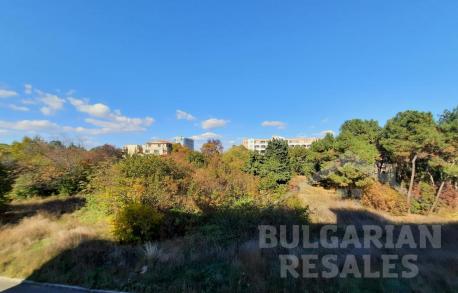 Апартамент с 1 спалня на брега на морето в тих и зелен район на Поморие - Снимка 17