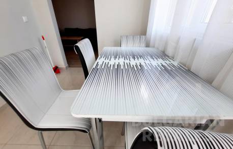 Svetlý 2-izbový byt s výhľadom na bazén - Фото24