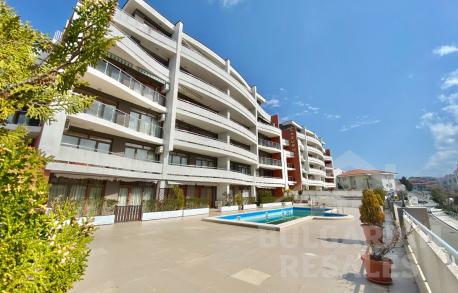 Apartmán s 2 spálňami v modernej časti mesta Sveti Vlas - Фото1