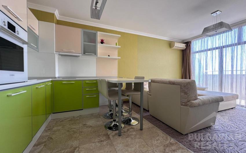 Первая линия и вид на море! Апартамент с 1 спальней в Свети Власе - Фото 3