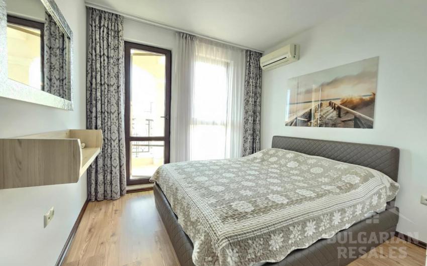 Sea view, one bedroom, modern renovation, Sea Shore complex - Photo 7