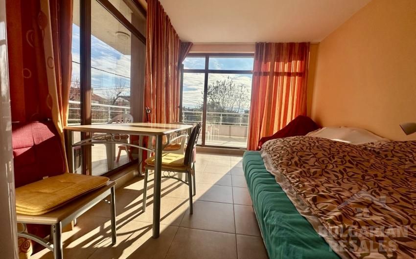 Two-room apartment in a residential building without maintenance fees, Sarafovo - Photo 8