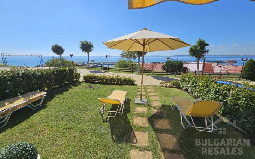 Buy a beachfront apartment in Saint Vlas with sea view and garden area - Photo 1