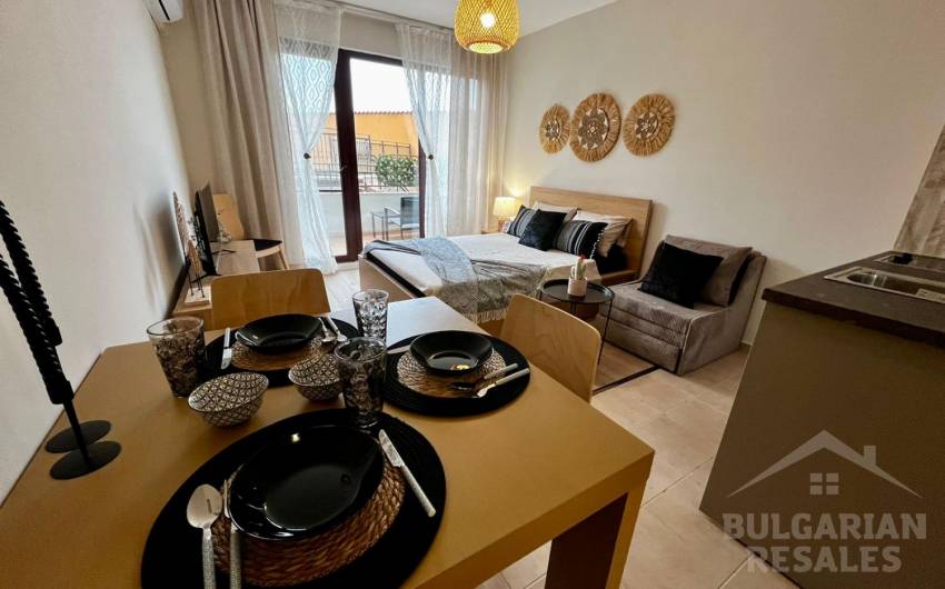 Prvý riadok! Štúdio s dobrým nábytkom, výhľad na bazén. ID: 4157 - Фото3