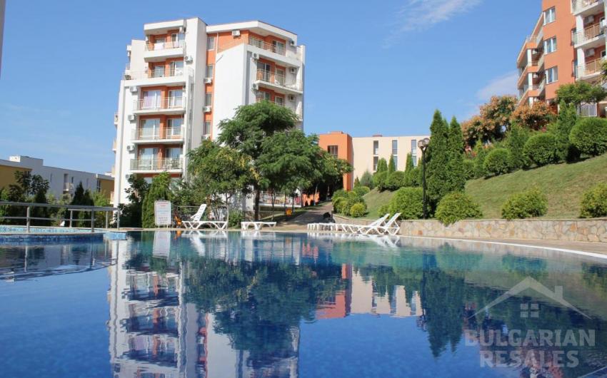 Compact two bedroom apartment in a green area of Sveti Vlas - Photo 1