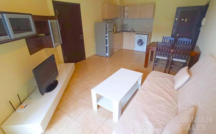 Apartmán s výhľadom na bazén s dobrým rozložením - Фото3