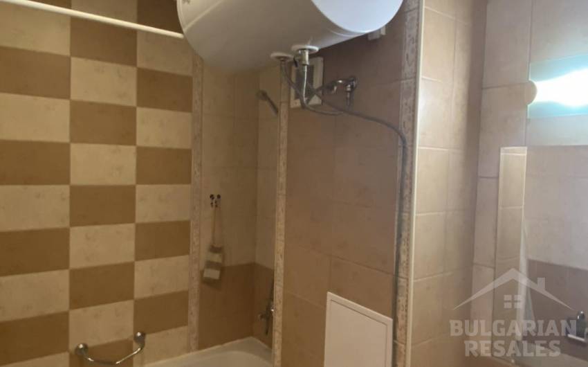 Три стаи с изглед към басейна и територията в Royal Sun ID: 2920 - Снимка 13