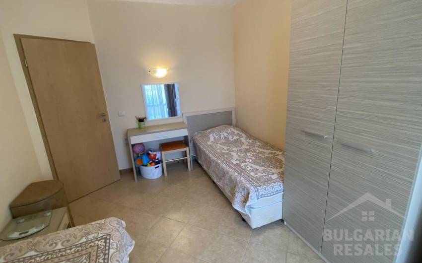 Три стаи с изглед към басейна и територията в Royal Sun ID: 2920 - Снимка 8