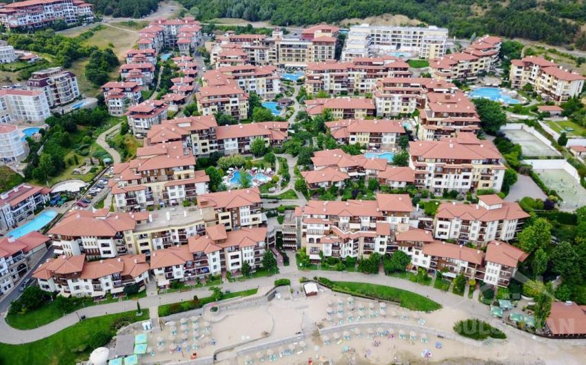 Apartmán v luxusnom komplexe v prvej línii pri mori - Фото1