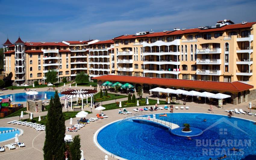 Buy a flat in a complex with three swimming pools ID: 4146 - Photo 1
