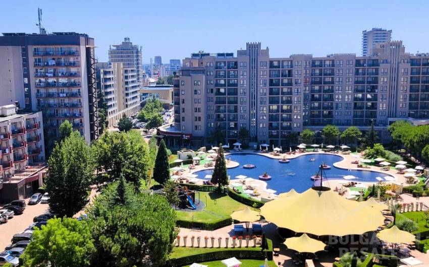 Голям апартамент. Гледка към морето и басейна! ID: 4510 - Снимка 1