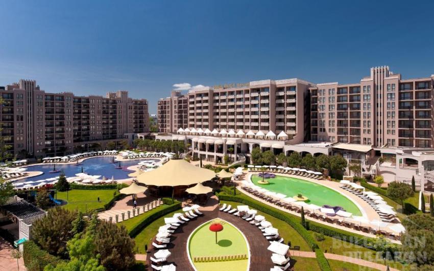 Luxury property on the beachfront - Photo 1