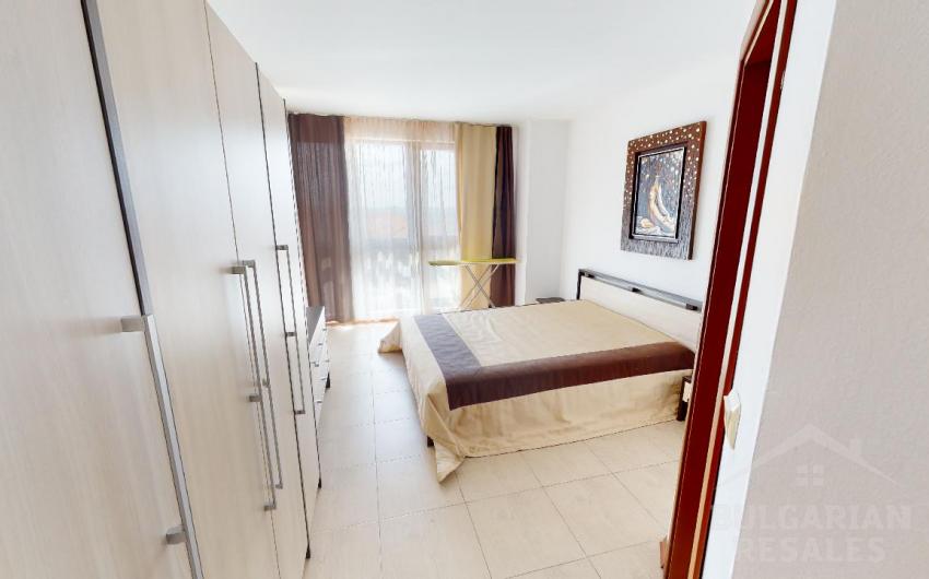 Villa with spacious rooms in a closed complex - Photo 11