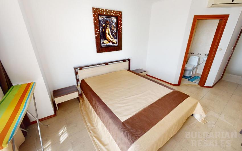 Villa with spacious rooms in a closed complex - Photo 12