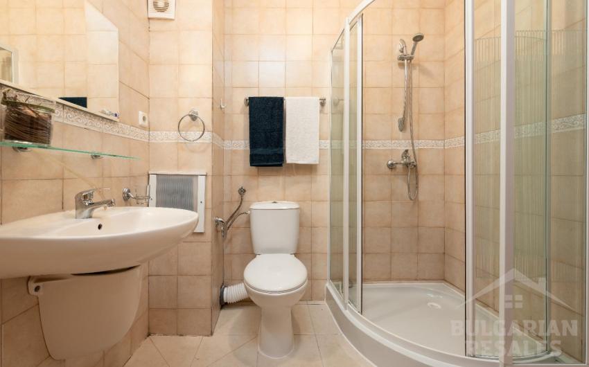 Подходит для постоянного проживания! Дизайнерский ремонт, вид на бассейн - Фото 7