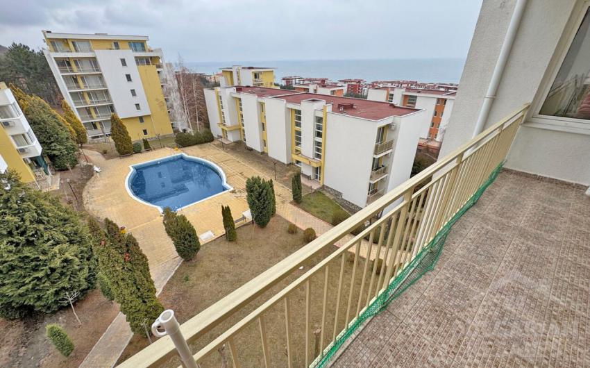 Apartment overlooking the pool in 250 meters from the sea - Photo 1