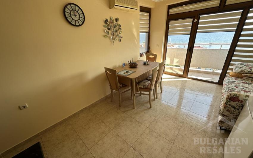 Flat with a huge terrace overlooking the sea in Sveti Vlas - Photo 9