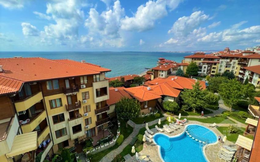 Apartament z 2 sypialniami w kompleksie „Garden of Eden”, Święty Włas - Фото24